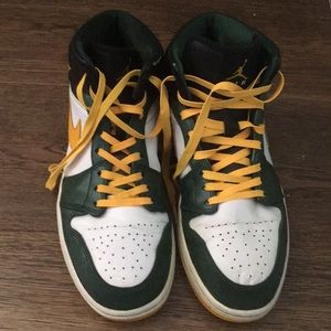 Air Jordan 1 Mid Sonics